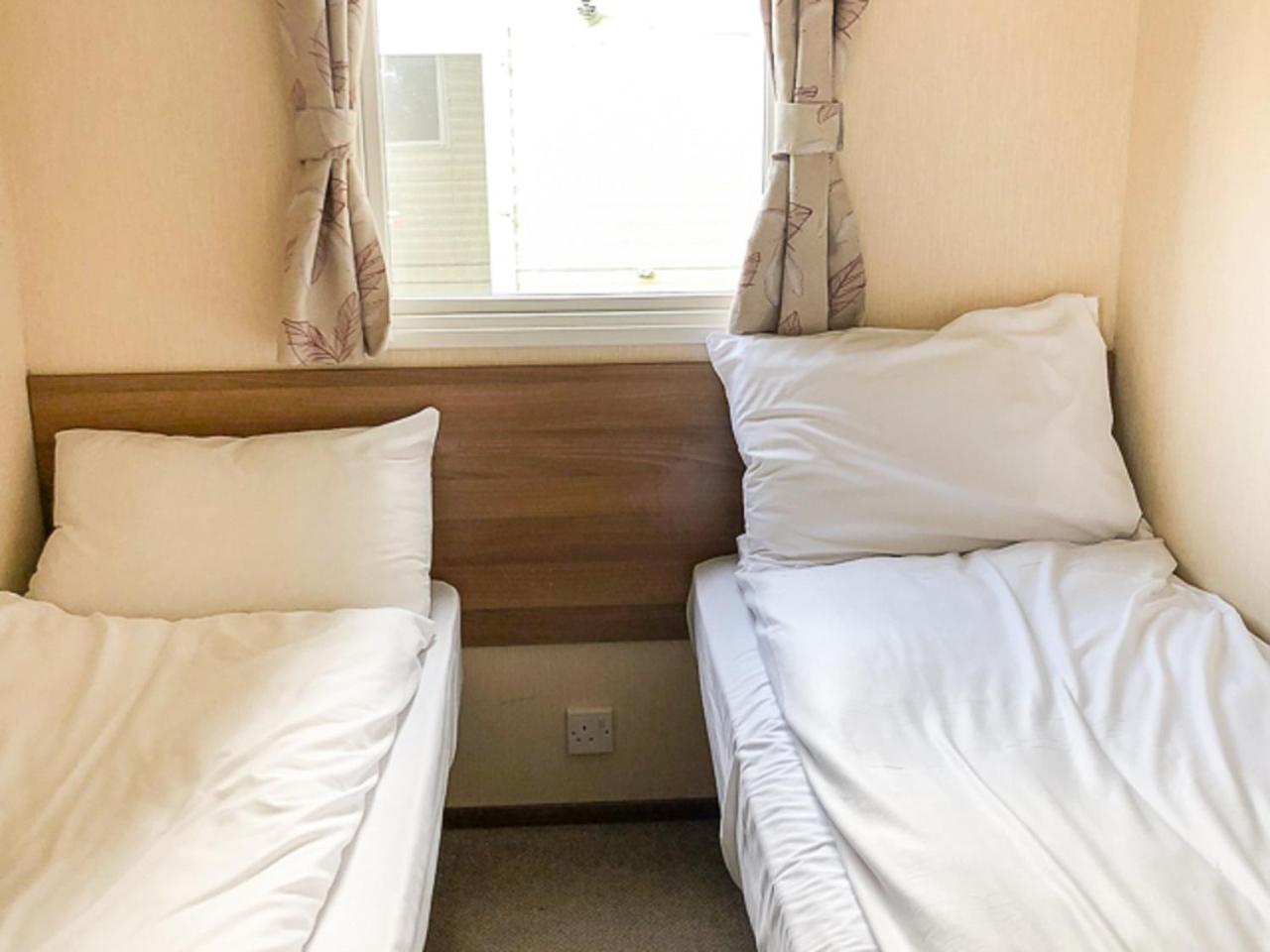 The Lakes Rookley Habitación foto Twin beds